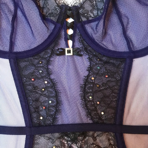 Victorias Secret Holiday Lace Merrywidow & Thong Midnight Blue 34D & M Thong NWT - Picture 2 of 9